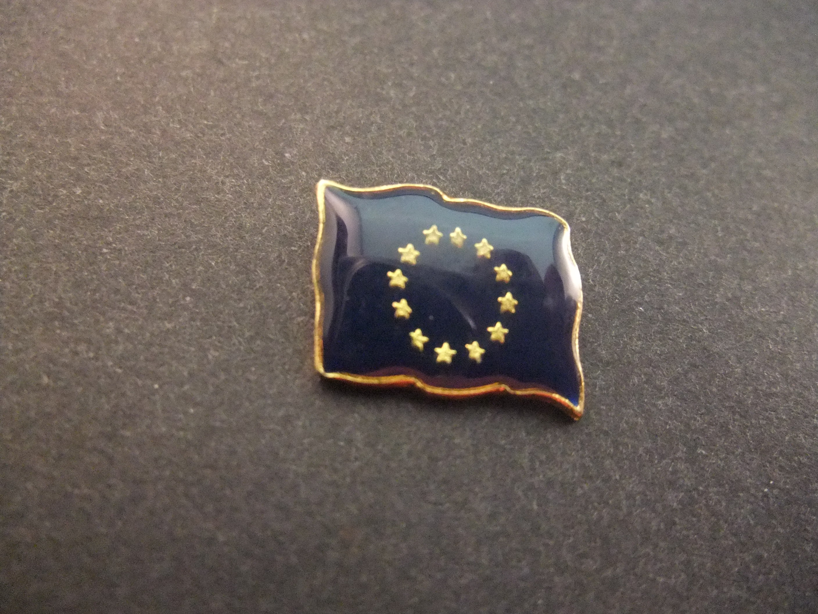 Vlag raad van Europa en de Europese Unie, 12 sterren symbool voor perfectie, volledigheid en eenheid.